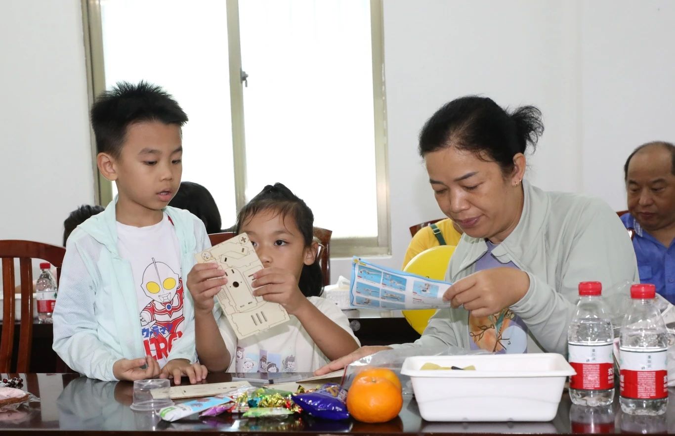和諧家園 共享快樂   海南礦業(yè)開展“515復(fù)星家庭日”活動5.jpg